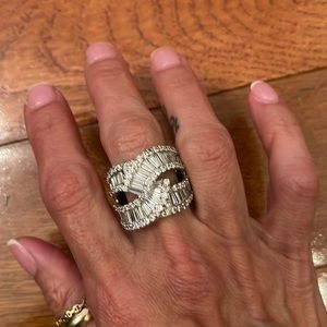 Stunning baguette ring